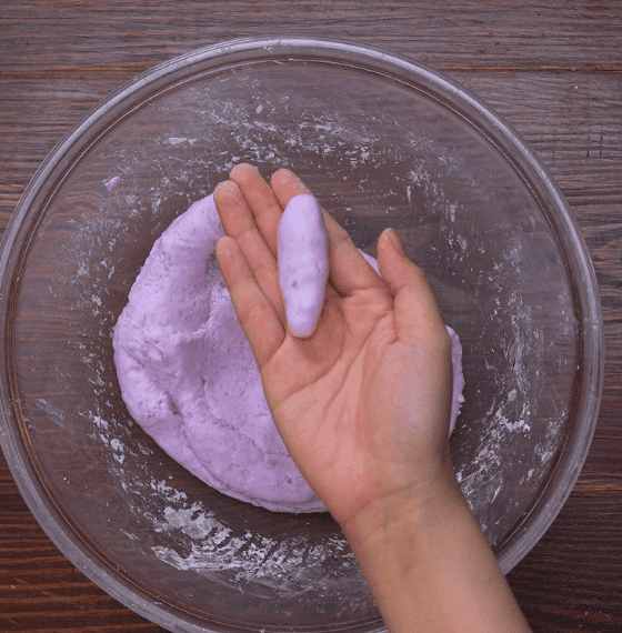 Nặn bánh theo hình dạng mình muốn